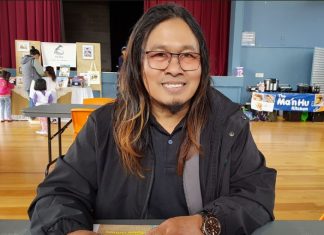 Serbisyo: Grassroots contacts boost natural grass alternative business.